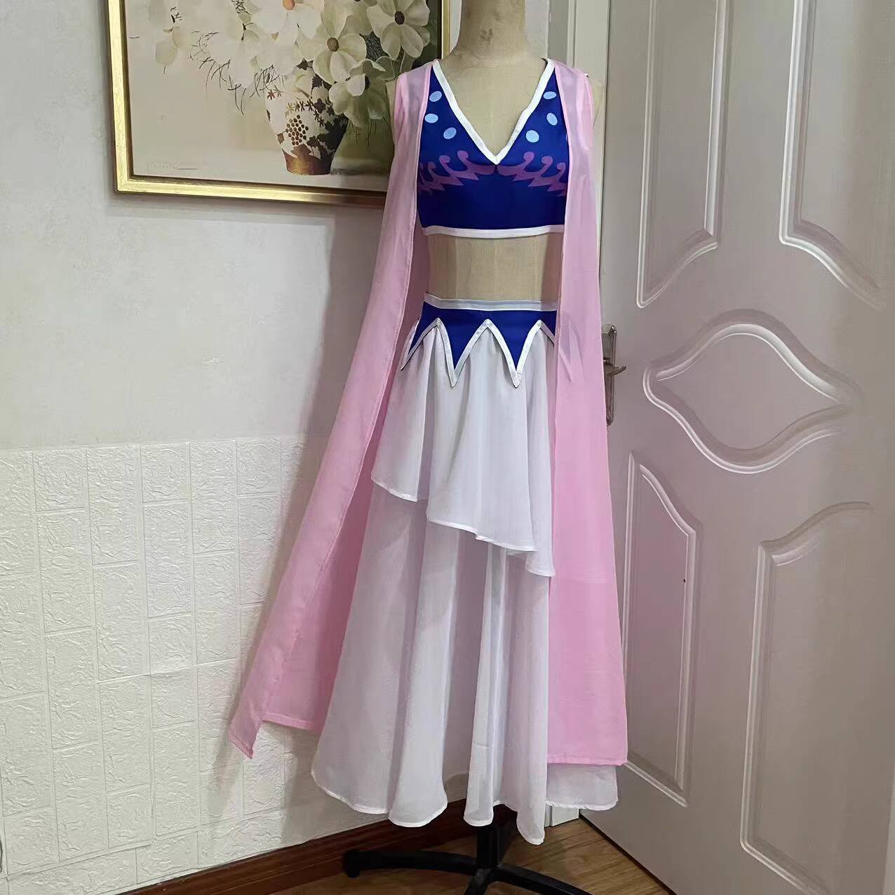 Party Games Name - Kostum Cosplay dengan Nama Baru, Atasan